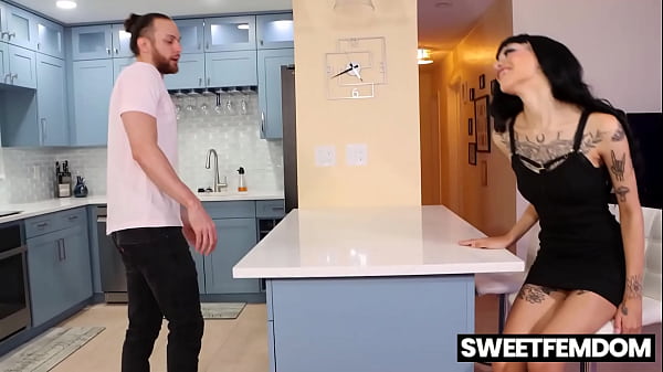 Let me ride your Face! Briella Coley & Cali Deep for SweetFemdom