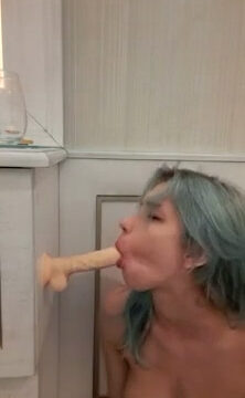 Alekssecret BJ Dildo in Bath – Onlyfans video Hot